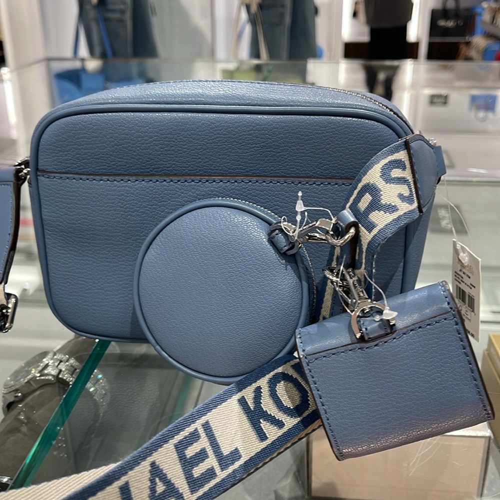 Michael Kors Jet Set Md Leather Crossbody Bag with Case for Apple Airpods Pro® - Picture 8 of 15